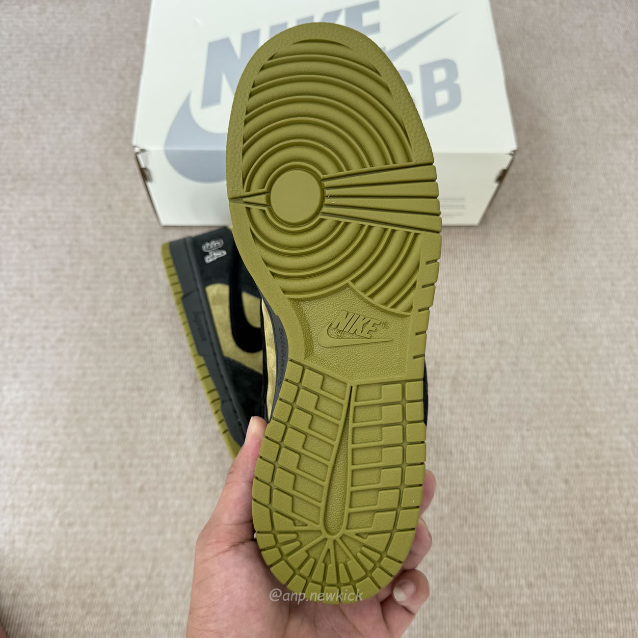 Nike Sb Dunk Low Supreme 94 Camper Green Hq8487 300 (8) - www.newkick.org