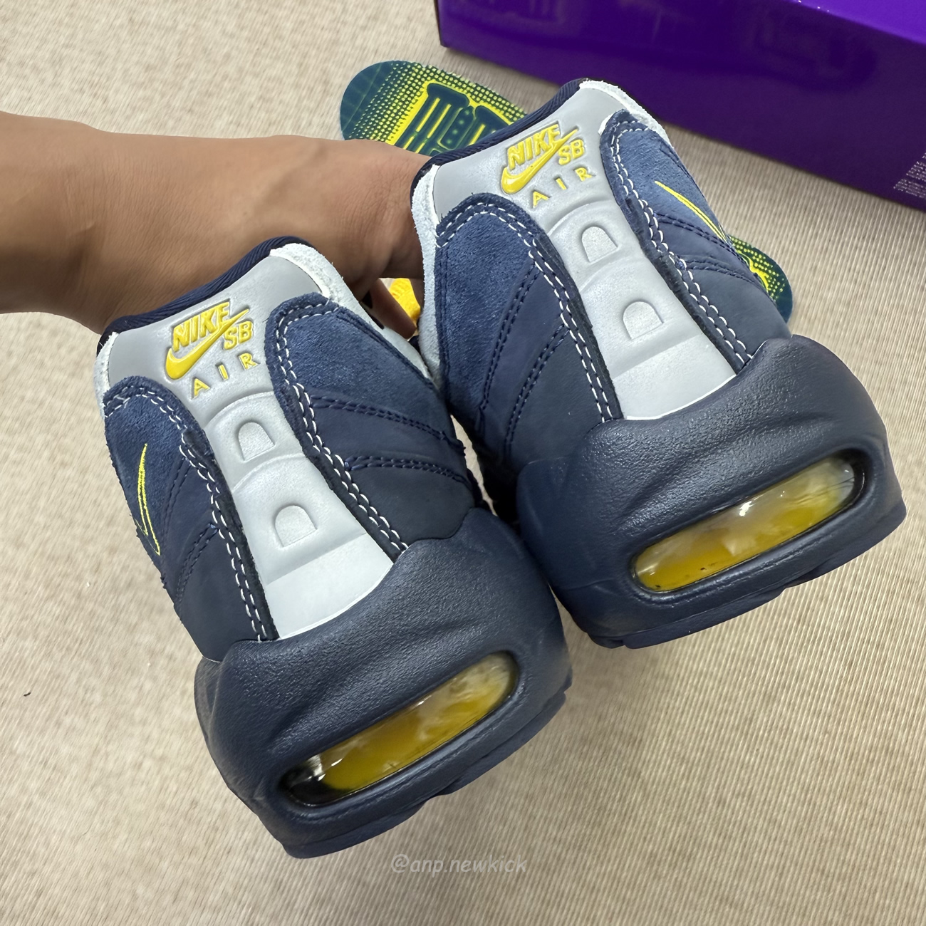 Nike Air Max 95 Sb Eric Koston Obsidian Speed Yellow Hq8492 400 (2) - www.newkick.org