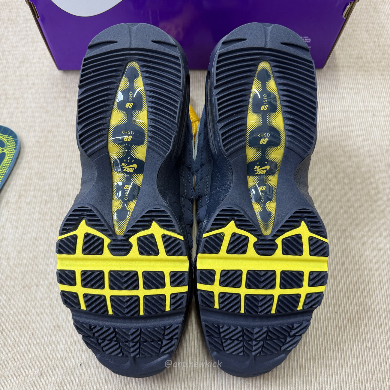 Nike Air Max 95 Sb Eric Koston Obsidian Speed Yellow Hq8492 400 (4) - www.newkick.org