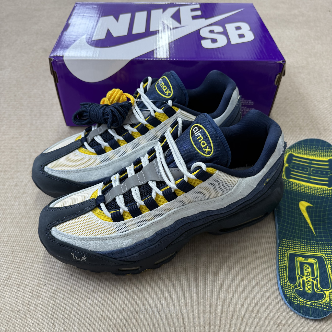 Nike Air Max 95 Sb Eric Koston Obsidian Speed Yellow Hq8492 400 (6) - www.newkick.org