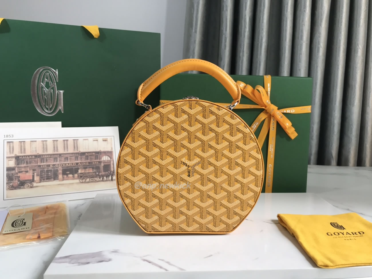 Goyard Alto Hat Box Bag 16.5 Cm X 7 Cm X 18 Cm (10) - www.newkick.org Goyard Alto Hat Box Bag 16.5 Cm X 7 Cm X 18 Cm (10) - www.newkick.org