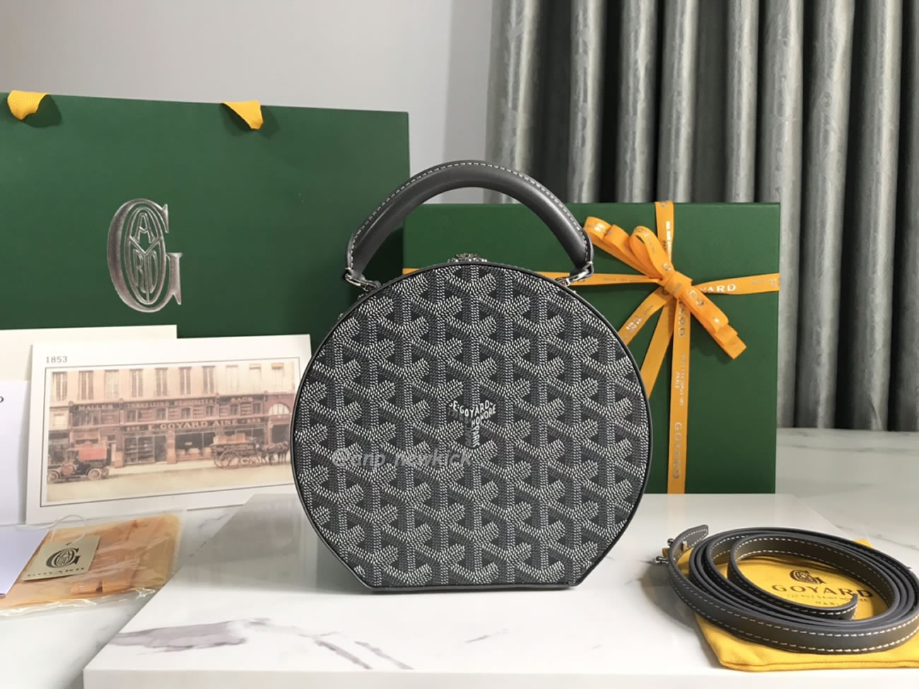 Goyard Alto Hat Box Bag 16.5 Cm X 7 Cm X 18 Cm (11) - www.newkick.org Goyard Alto Hat Box Bag 16.5 Cm X 7 Cm X 18 Cm (11) - www.newkick.org