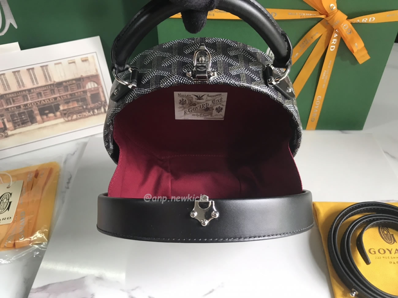 Goyard Alto Hat Box Bag 16.5 Cm X 7 Cm X 18 Cm (13) - www.newkick.org Goyard Alto Hat Box Bag 16.5 Cm X 7 Cm X 18 Cm (13) - www.newkick.org
