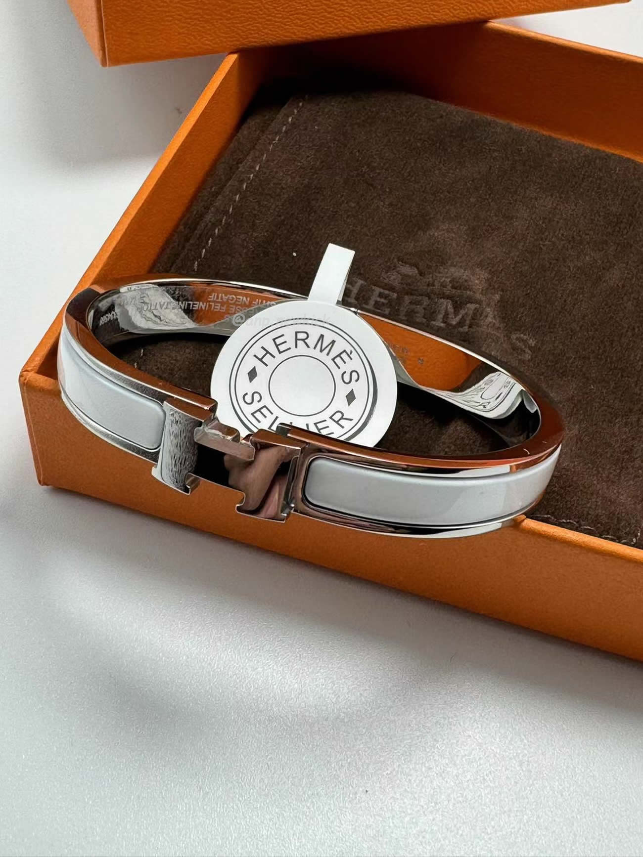 Hermès Clic H Bracelet (4) - www.newkick.org