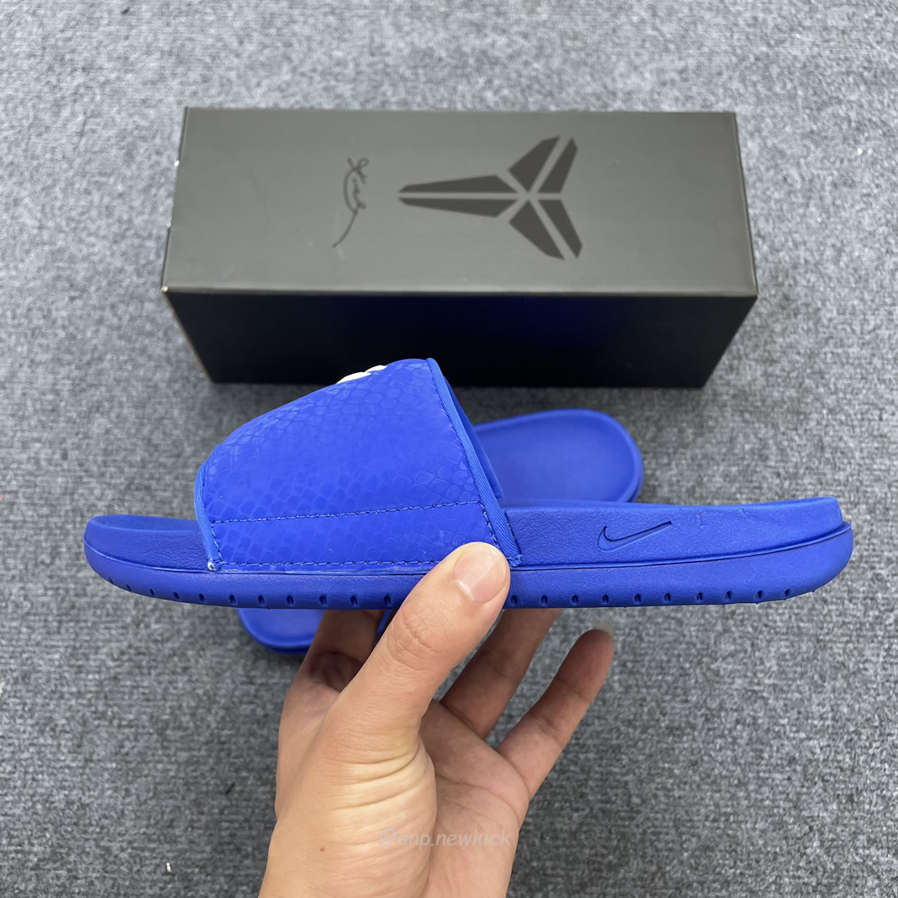 Nike Offcourt Slide Kobe Bryant Dodgers If2870 400 (9) - www.newkick.org