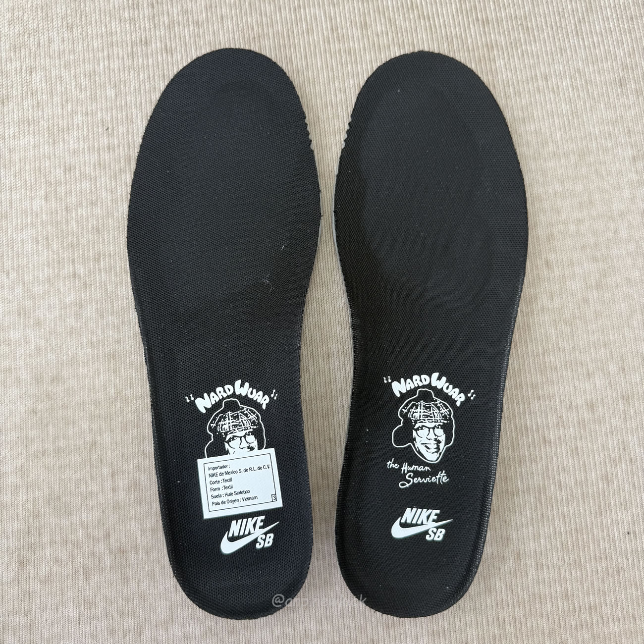 Nike Sb Dunk Low Nardwuar Ii1493 600 (11) - www.newkick.org