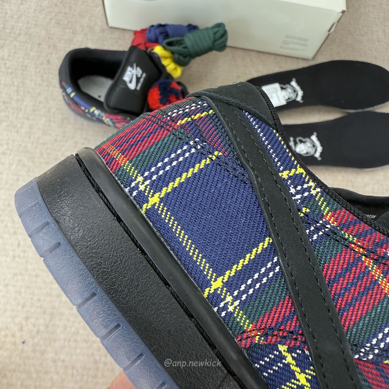 Nike Sb Dunk Low Nardwuar Ii1493 600 (6) - www.newkick.org