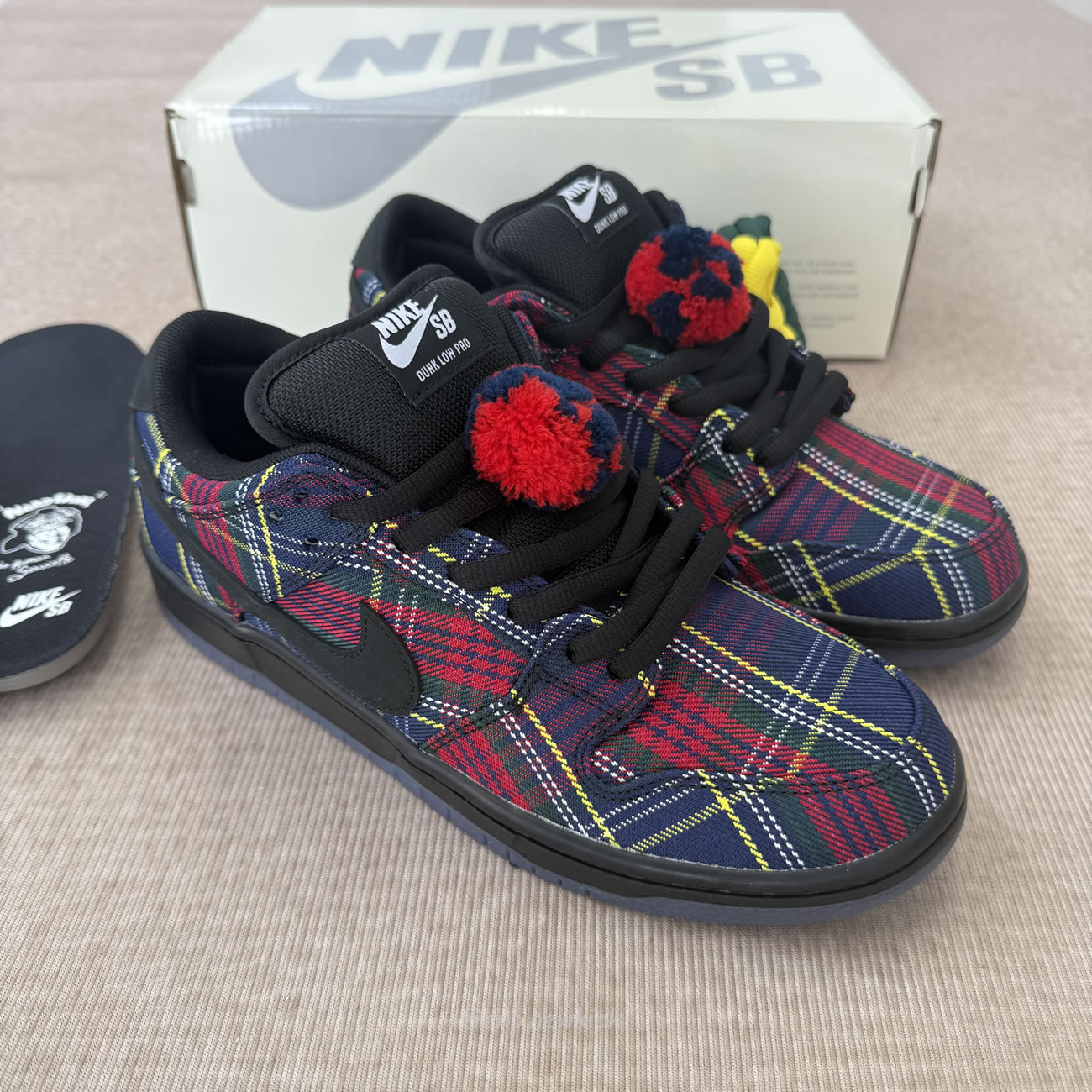 Nike Sb Dunk Low Nardwuar Ii1493 600 (9) - www.newkick.org