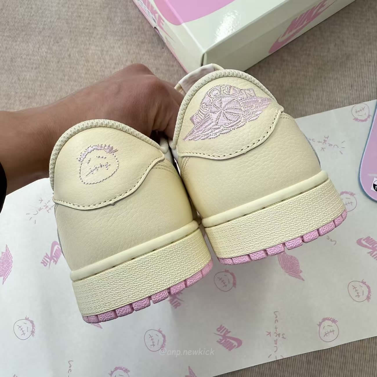 Air Jordan 1 Retro Low Og Sp Travis Scott Shy Pink Iq7604 100 (10) - www.newkick.org