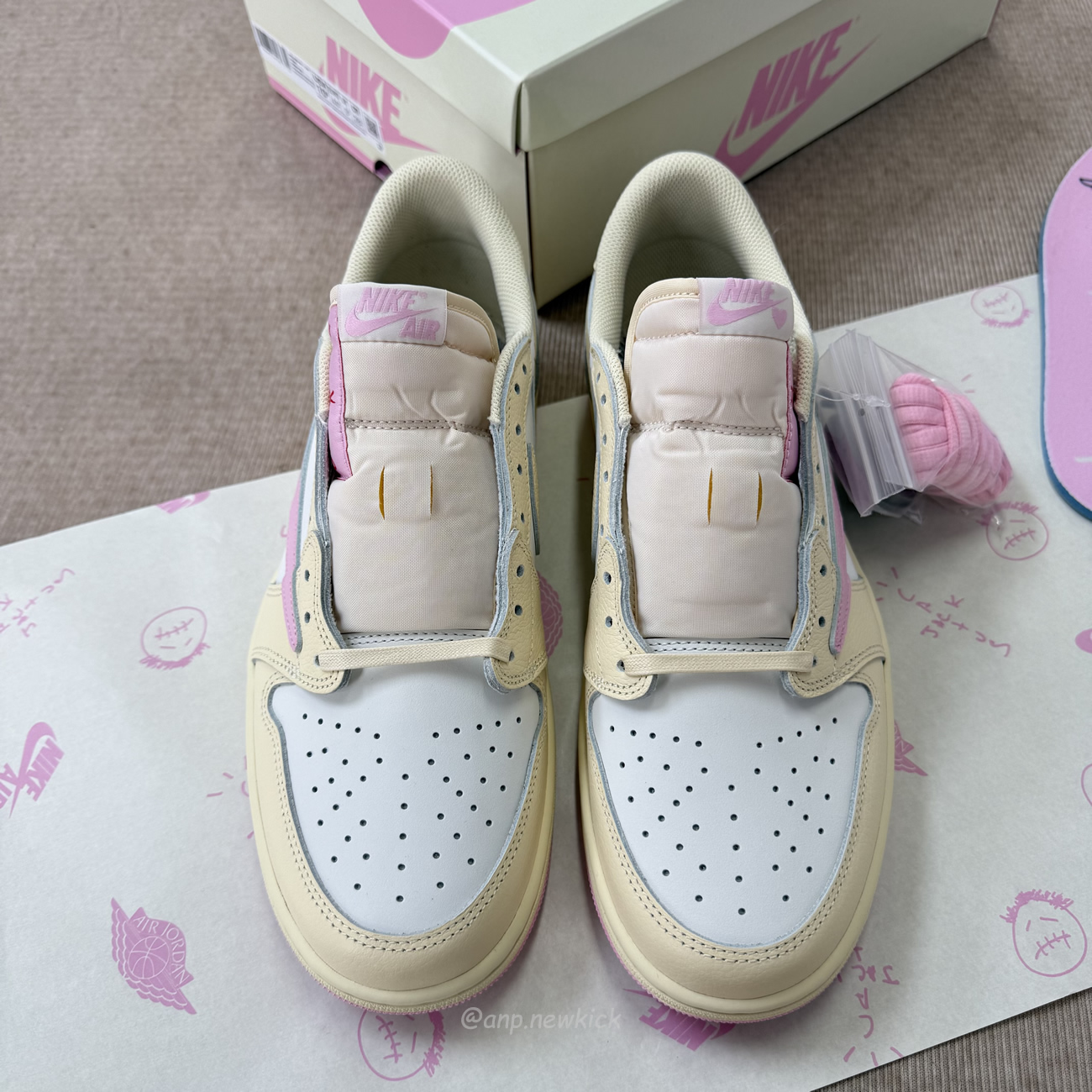 Air Jordan 1 Retro Low Og Sp Travis Scott Shy Pink Iq7604 100 (12) - www.newkick.org
