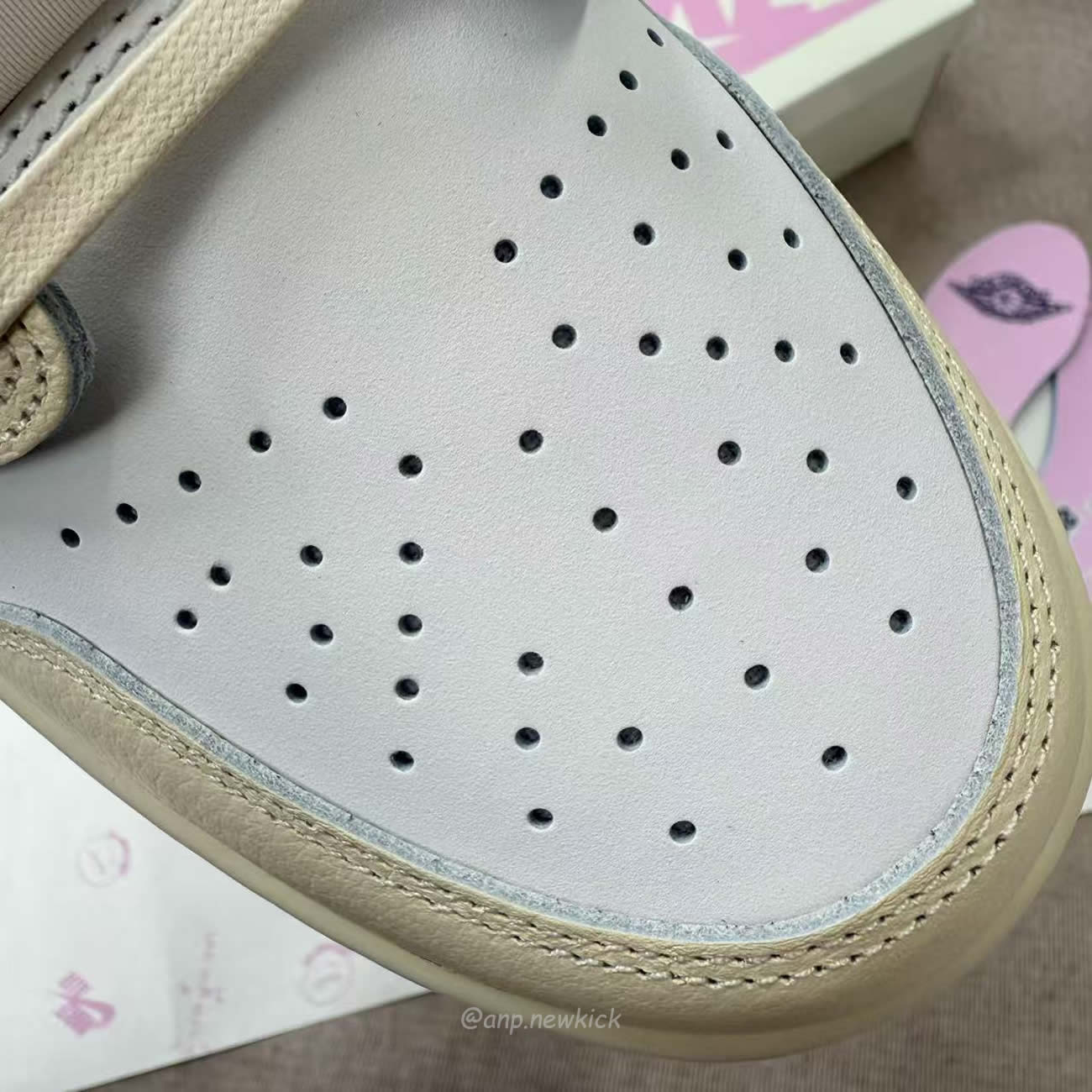 Air Jordan 1 Retro Low Og Sp Travis Scott Shy Pink Iq7604 100 (2) - www.newkick.org