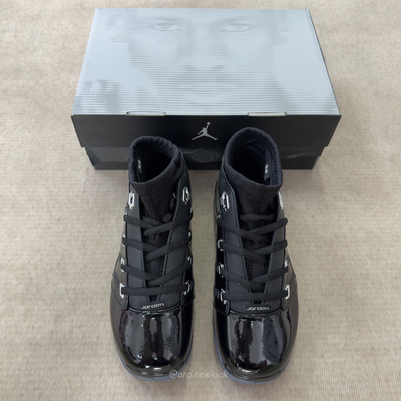 Air Jordan 17 Retro Low Sp Black Patent Iv7640 001 (2) - www.newkick.org Air Jordan 17 Retro Low Sp Black Patent Iv7640 001 (2) - www.newkick.org