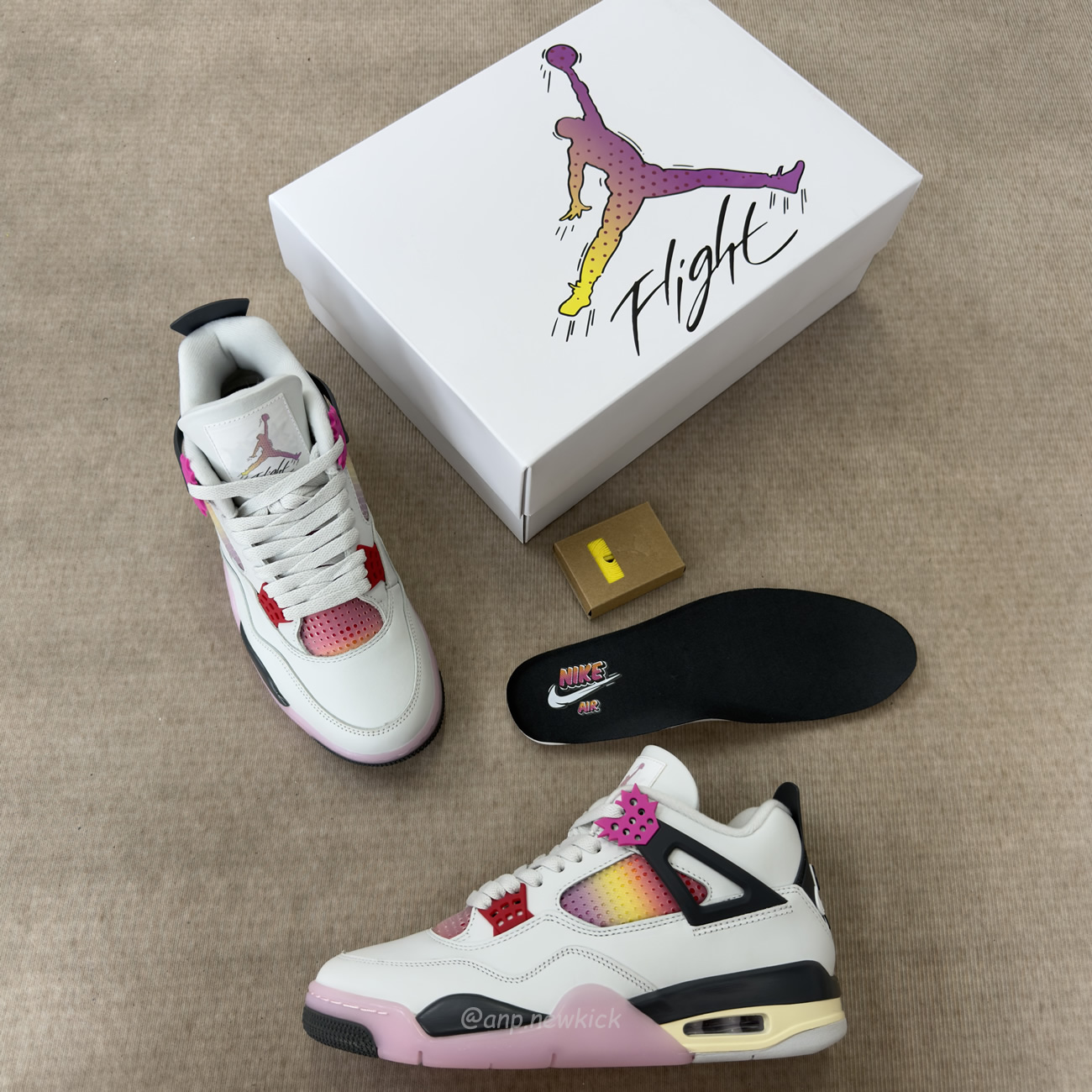 Air Jordan 4 Retro Comic Ja1135 100 (4) - www.newkick.org