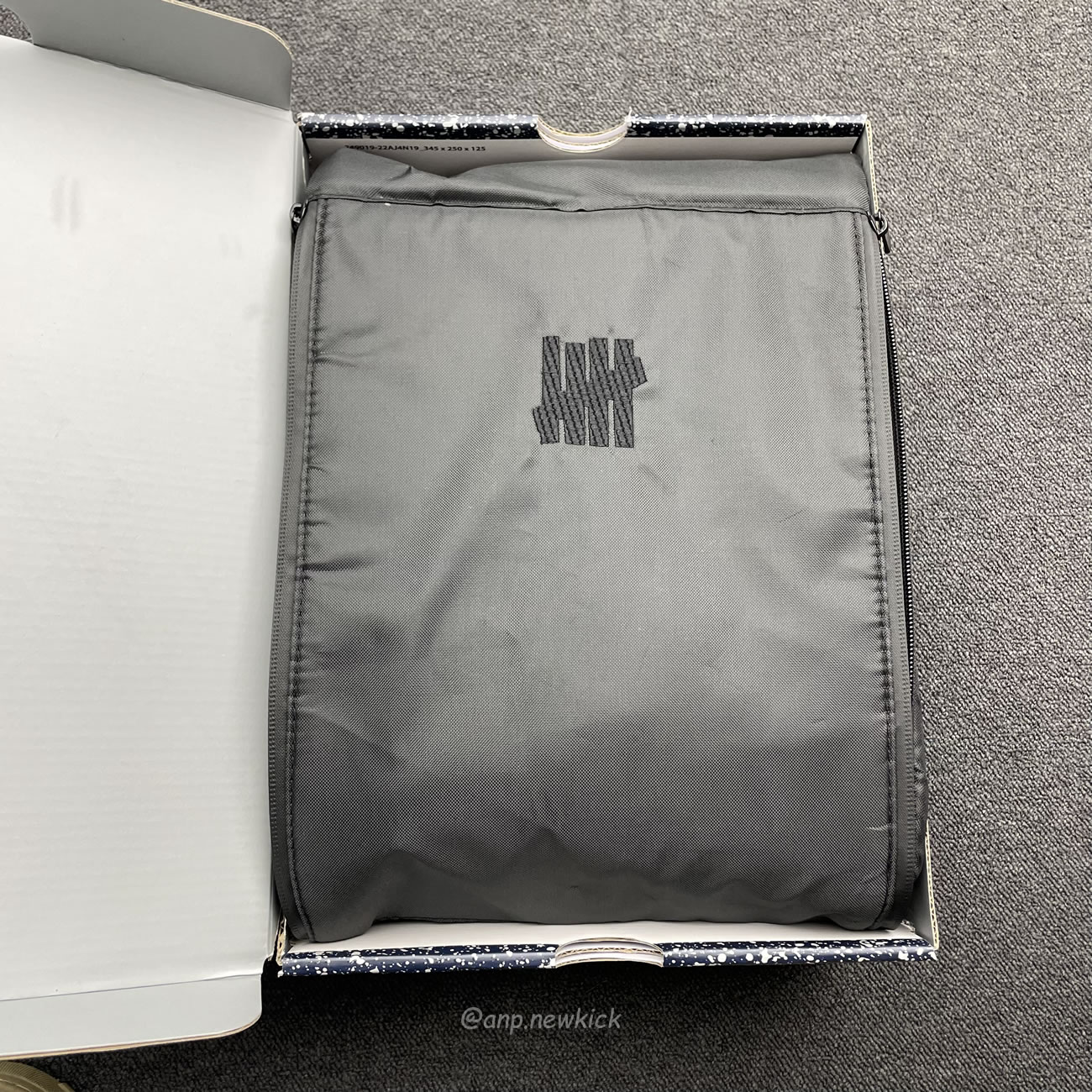Air Jordan 4 Retro Undefeated Jbm351 M1 (10) - www.newkick.org