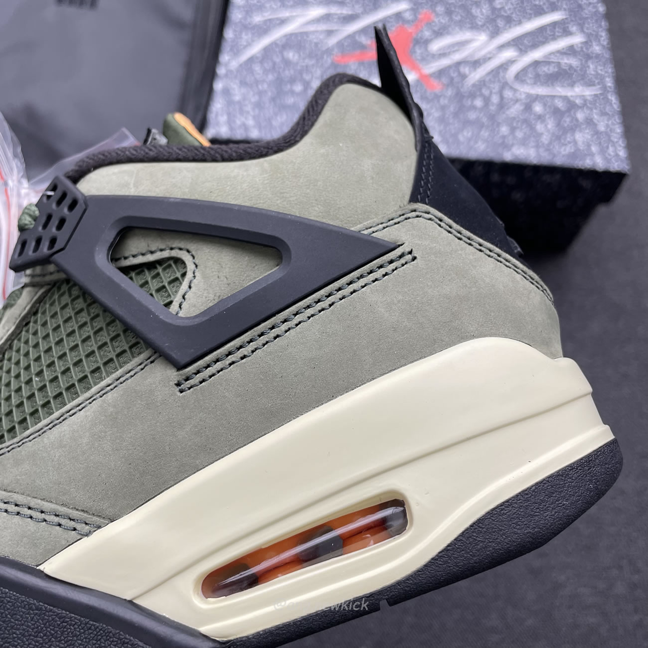 Air Jordan 4 Retro Undefeated Jbm351 M1 (2) - www.newkick.org