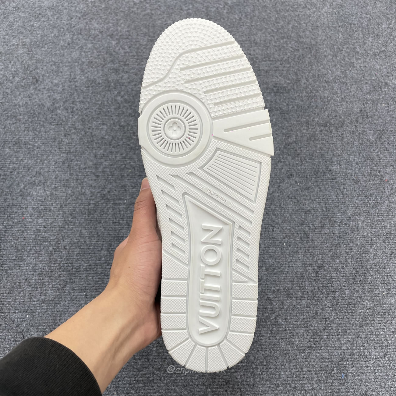 Louis Vuitton White Monochrome Louis Vuitton Lv Trainer White Black (9) - www.newkick.org