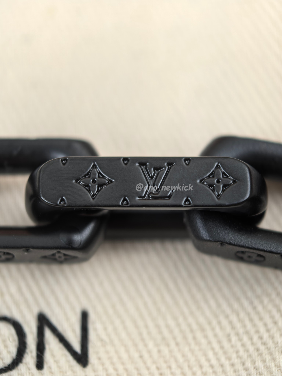 Louis Vuitton Monogram Chain Necklace M00677 (5) - www.newkick.org