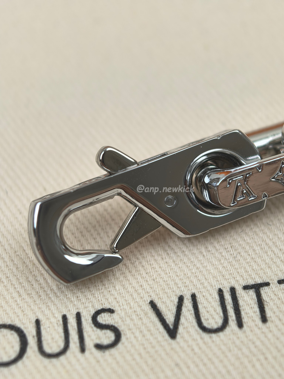 Louis Vuitton Monogram Chain Necklace M00677 (8) - www.newkick.org