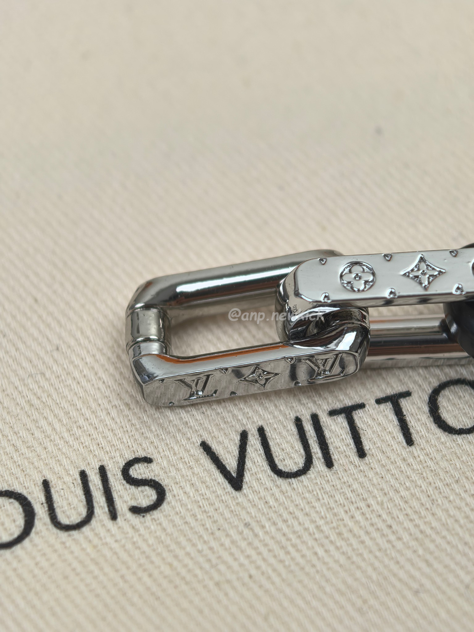 Louis Vuitton Monogram Chain Necklace M00677 (9) - www.newkick.org