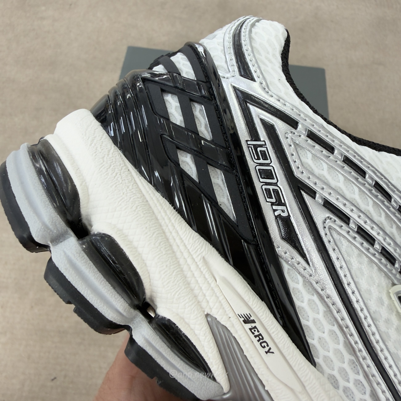 New Balance 1906r Silver Black M1906rer (2) - www.newkick.org