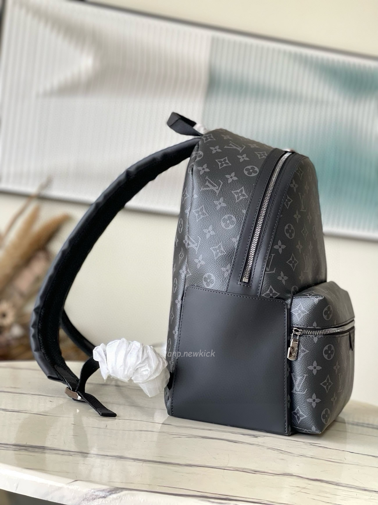 Louis Vuitton Discovery Pm Knapsack M22558 (5) - www.newkick.org Louis Vuitton Discovery Pm Knapsack M22558 (5) - www.newkick.org