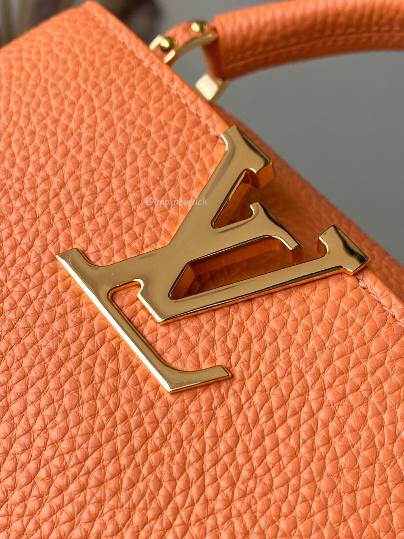 Louis Vuitton Capucines Mini M22606 (5) - www.newkick.org