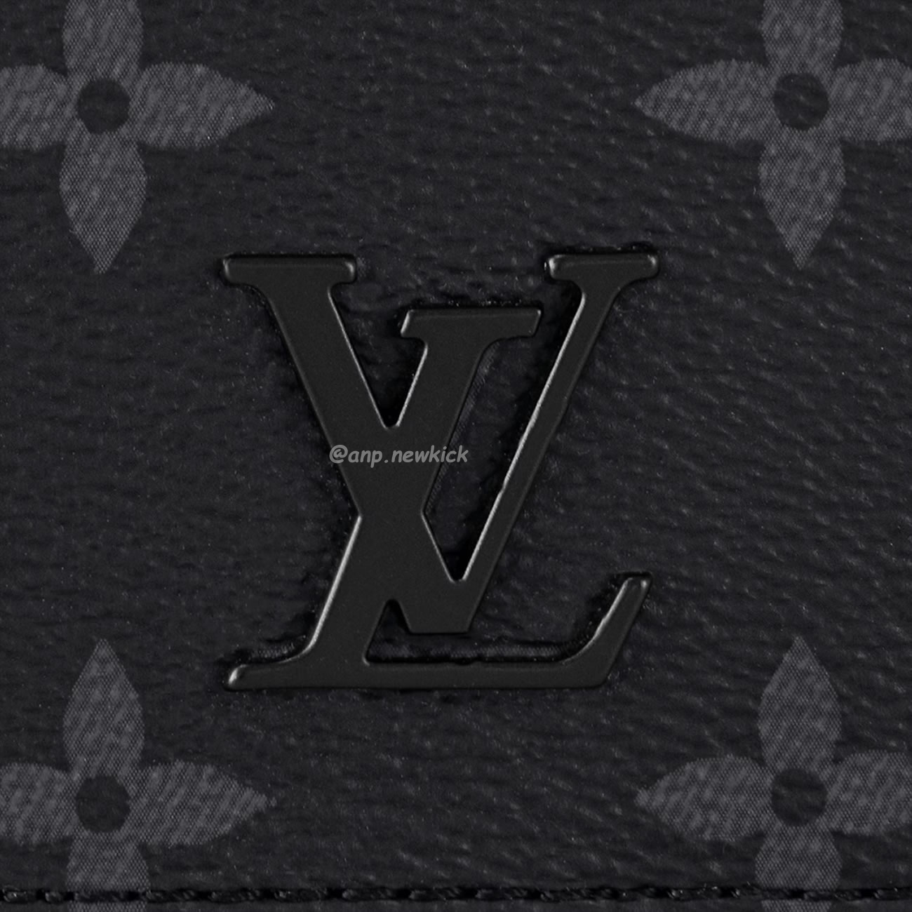 Louis Vuitton District Pm Monogram Eclipse M46255 (5) - www.newkick.org