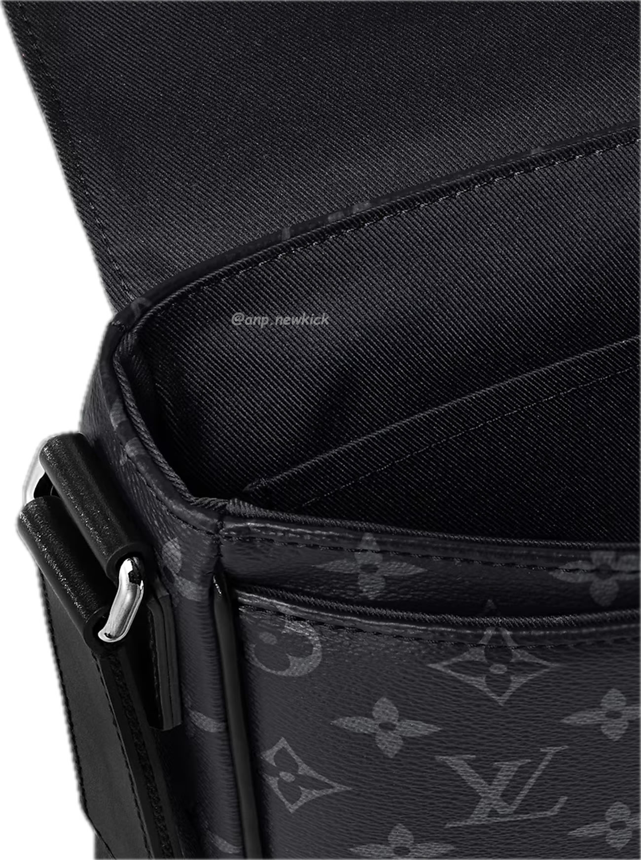 Louis Vuitton District Pm Monogram Eclipse M46255 (6) - www.newkick.org