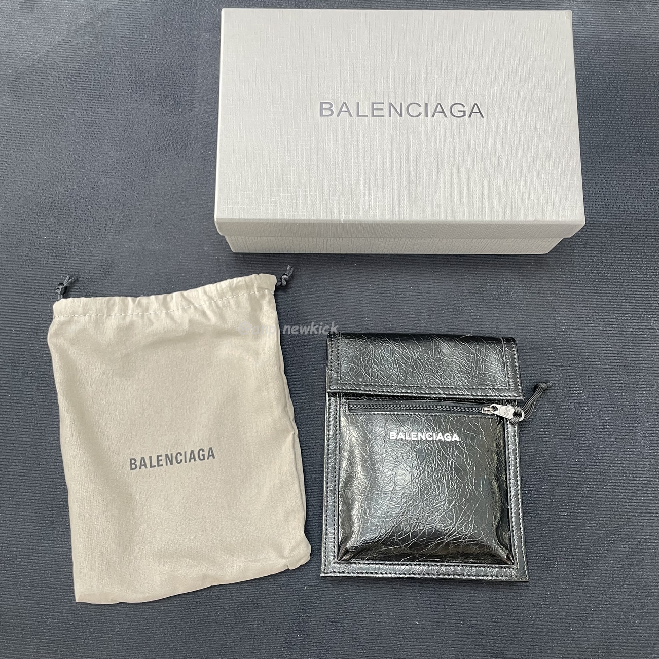 Balenciaga Explorer Arena Cracked Leather Messenger Bag Black (9) - www.newkick.org