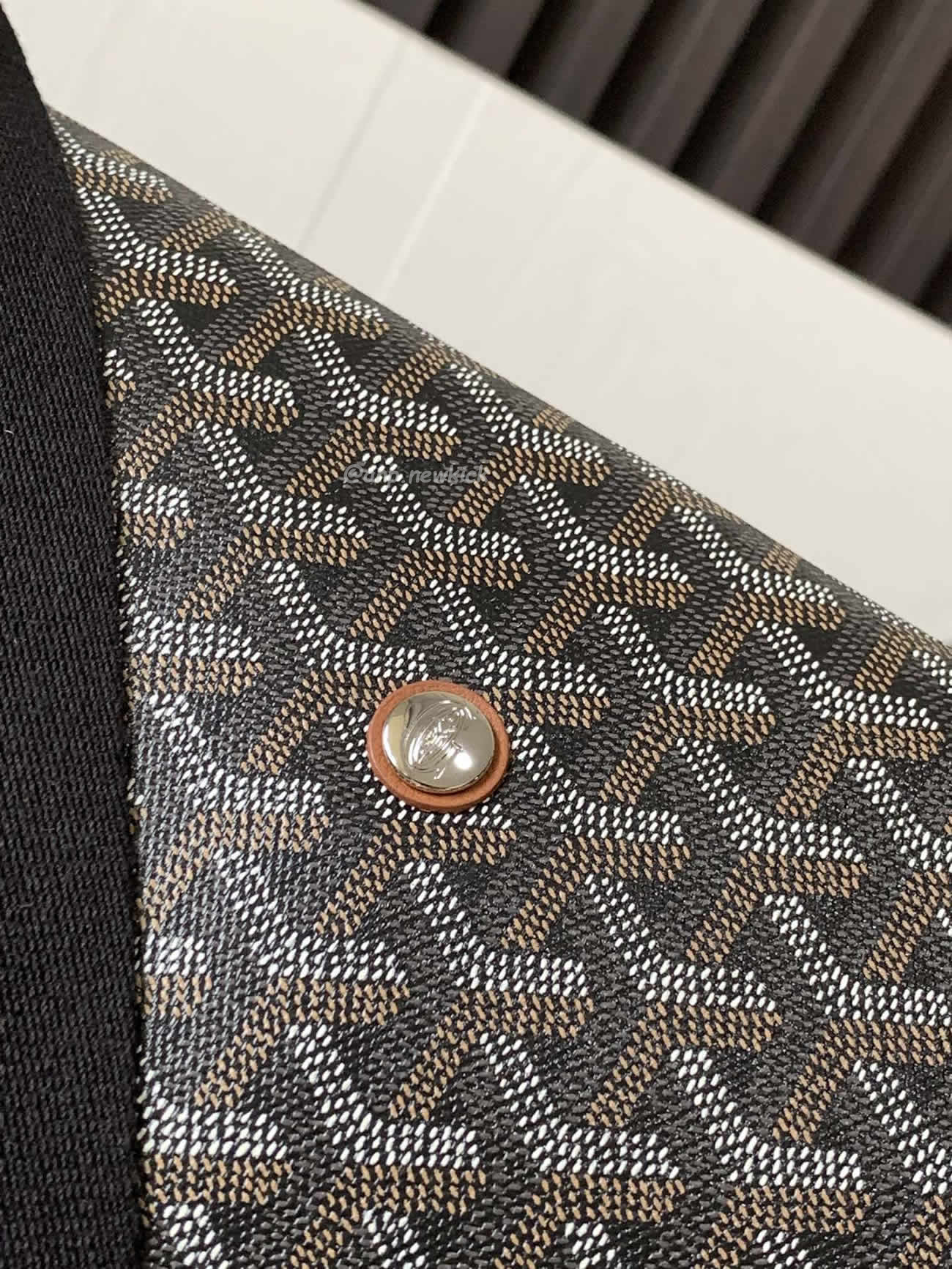 Goyard Capetien Medium Size Messenger Bag (12) - www.newkick.org Goyard Capetien Medium Size Messenger Bag (12) - www.newkick.org