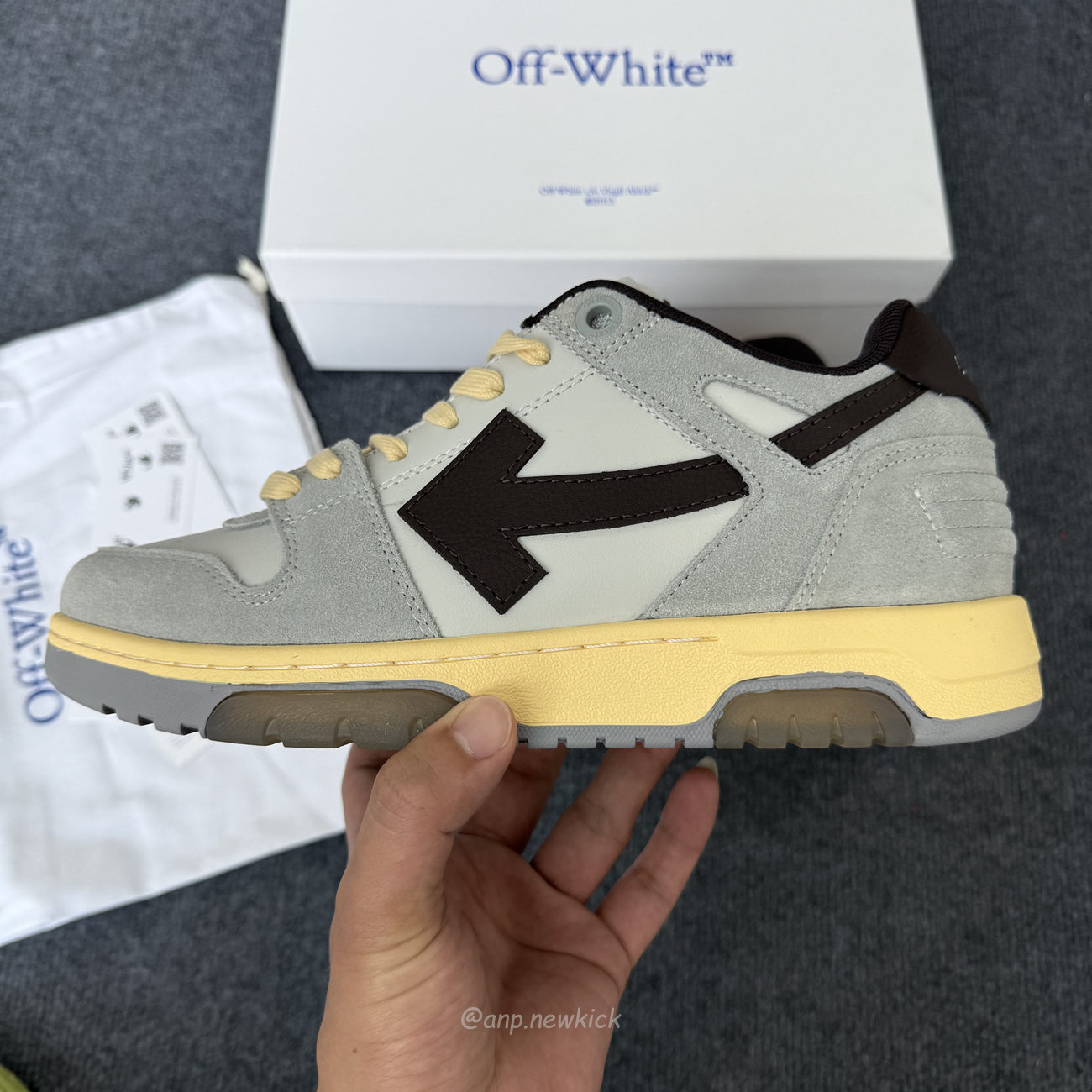 Off White Out Of Office Ooo Low Tops Light Grey Anthracite Omia189s24lea0110511 (4) - www.newkick.org