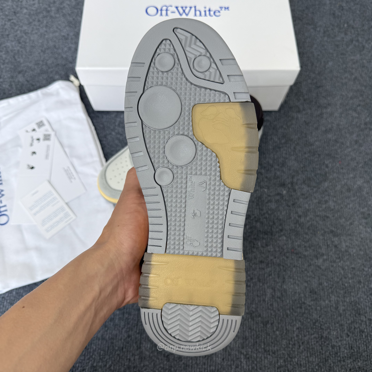 Off White Out Of Office Ooo Low Tops Light Grey Anthracite Omia189s24lea0110511 (7) - www.newkick.org