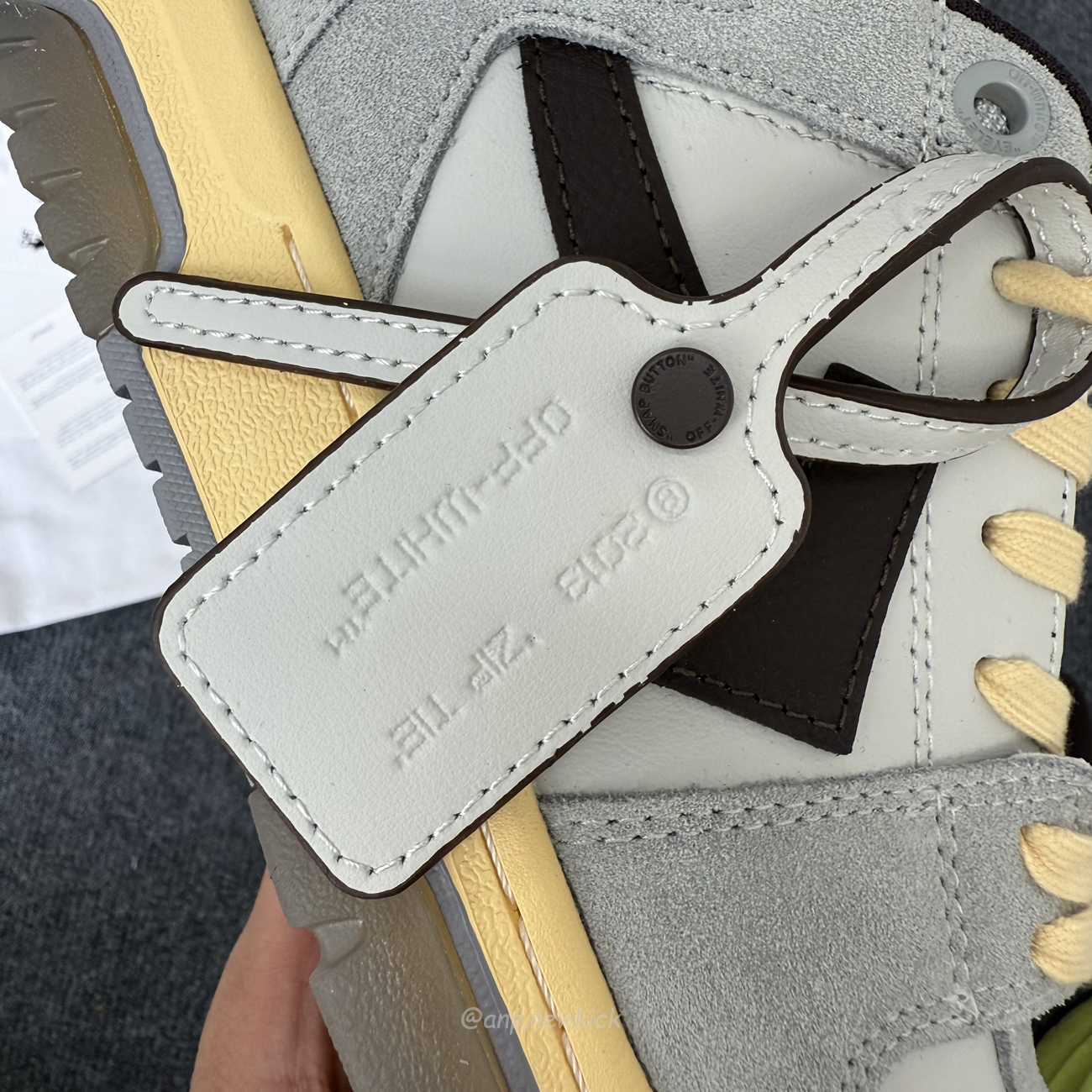 Off White Out Of Office Ooo Low Tops Light Grey Anthracite Omia189s24lea0110511 (9) - www.newkick.org