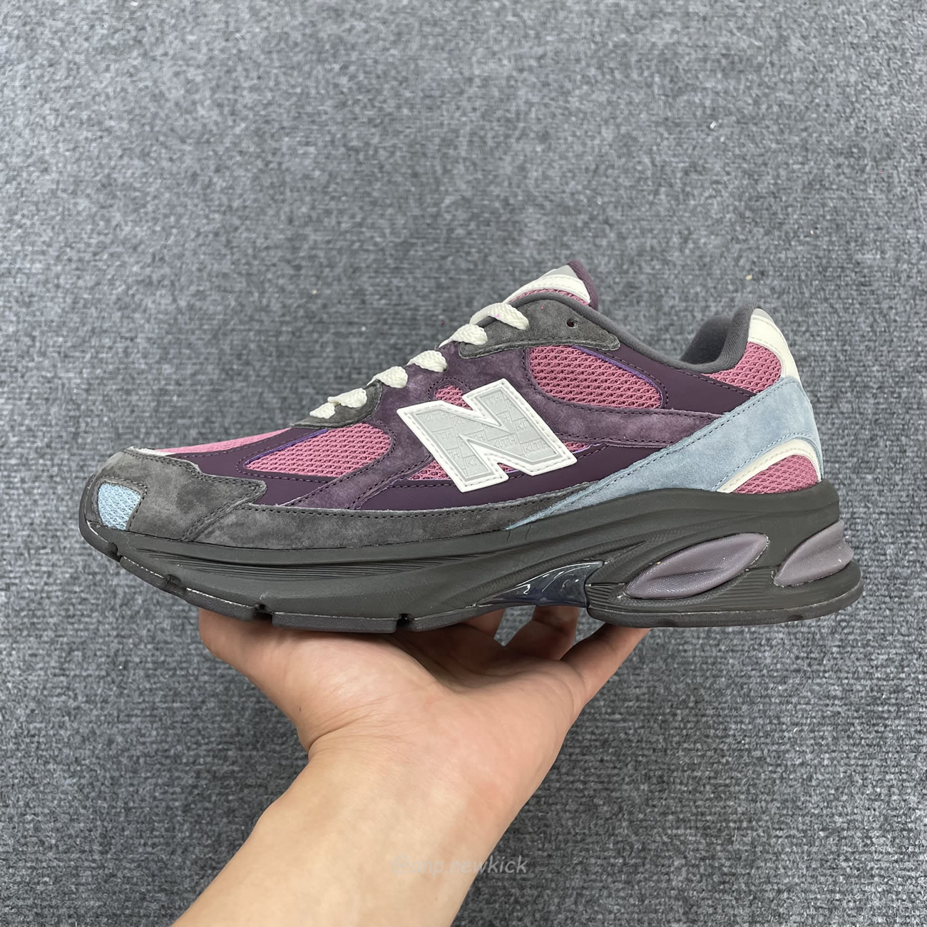 New Balance 2010 Kith Purple Black U2010ktcanb (7) - www.newkick.org New Balance 2010 Kith Purple Black U2010ktcanb (7) - www.newkick.org