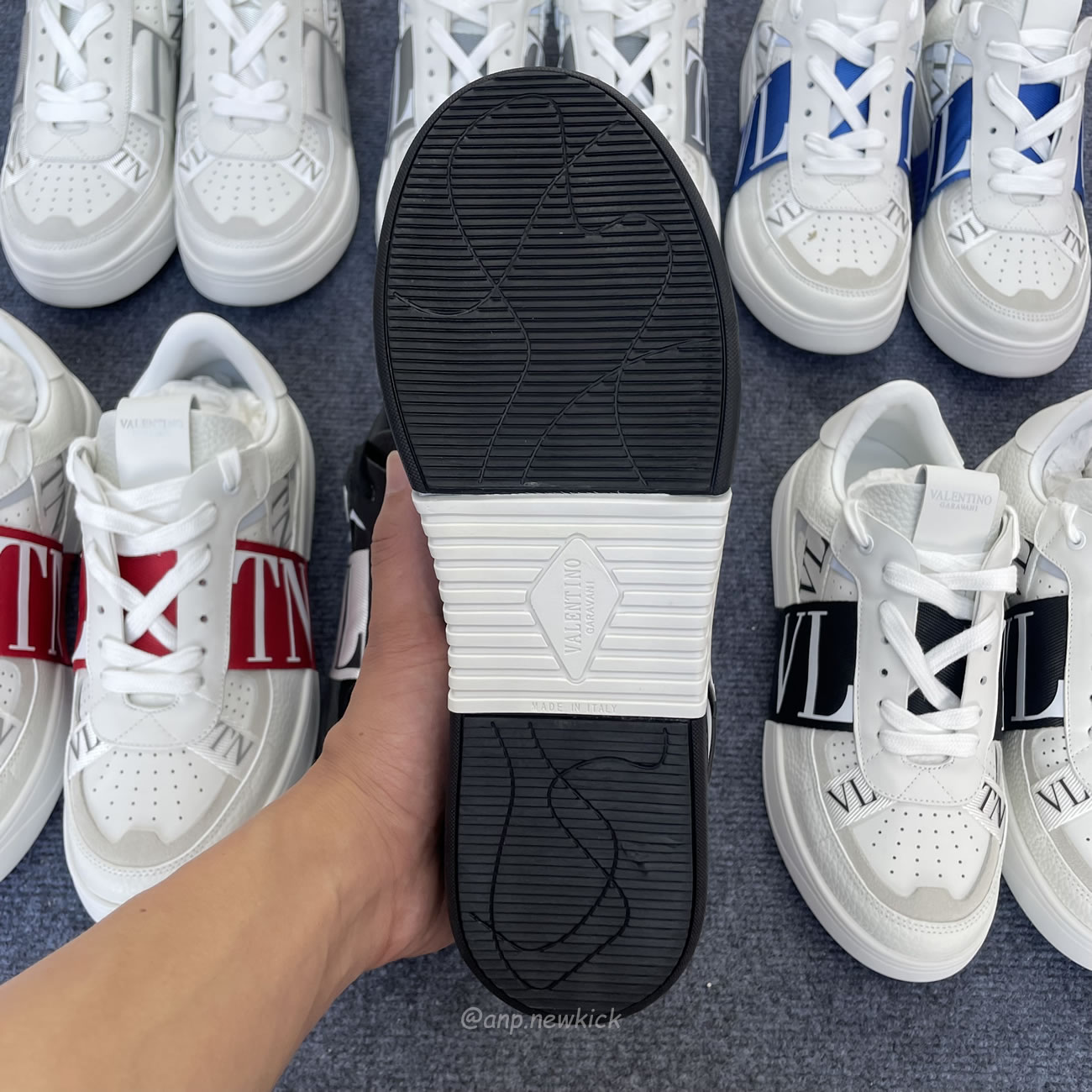 Valentino Garavani Vl7n Sneaker Low Top White Black Grey Red Blue Ys0c58wrq 24p (10) - www.newkick.org Valentino Garavani Vl7n Sneaker Low Top White Black Grey Red Blue Ys0c58wrq 24p (10) - www.newkick.org