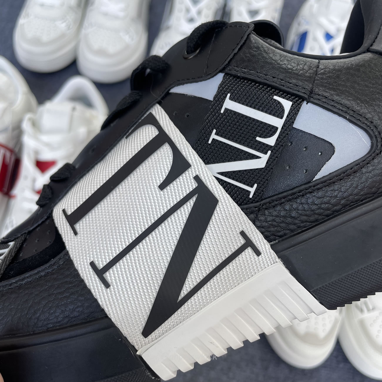 Valentino Garavani Vl7n Sneaker Low Top White Black Grey Red Blue Ys0c58wrq 24p (16) - www.newkick.org Valentino Garavani Vl7n Sneaker Low Top White Black Grey Red Blue Ys0c58wrq 24p (16) - www.newkick.org