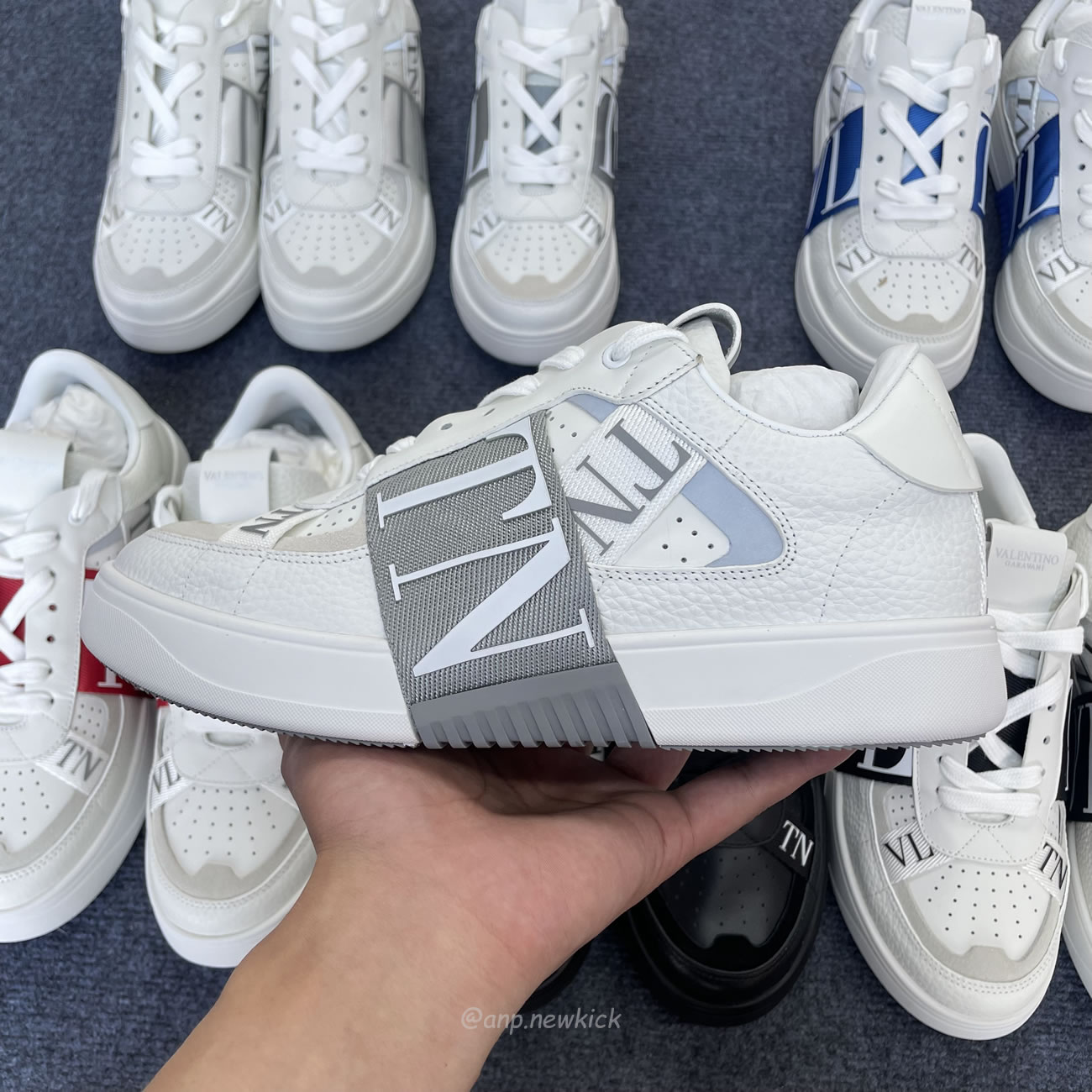 Valentino Garavani Vl7n Sneaker Low Top White Black Grey Red Blue Ys0c58wrq 24p (18) - www.newkick.org Valentino Garavani Vl7n Sneaker Low Top White Black Grey Red Blue Ys0c58wrq 24p (18) - www.newkick.org