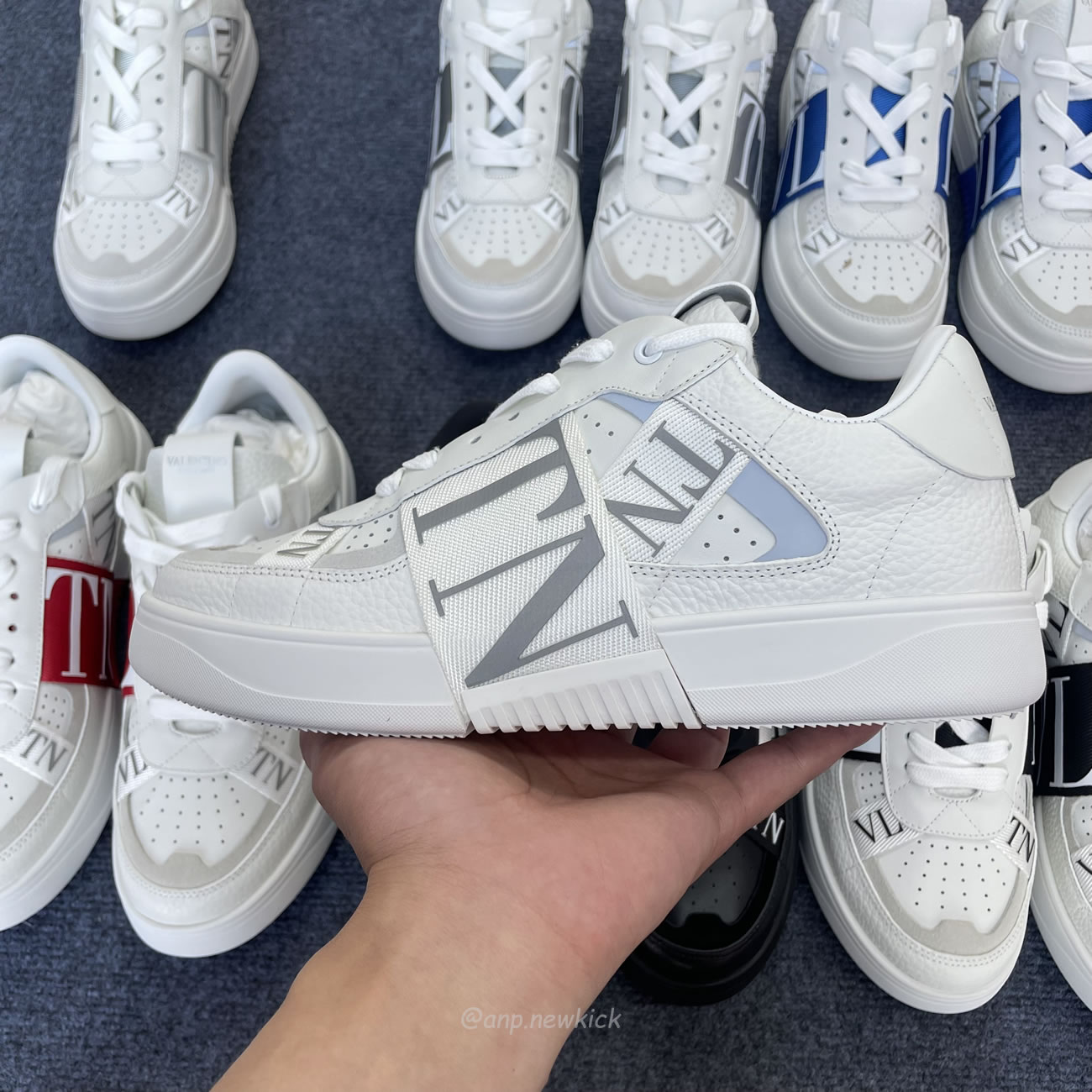 Valentino Garavani Vl7n Sneaker Low Top White Black Grey Red Blue Ys0c58wrq 24p (20) - www.newkick.org Valentino Garavani Vl7n Sneaker Low Top White Black Grey Red Blue Ys0c58wrq 24p (20) - www.newkick.org