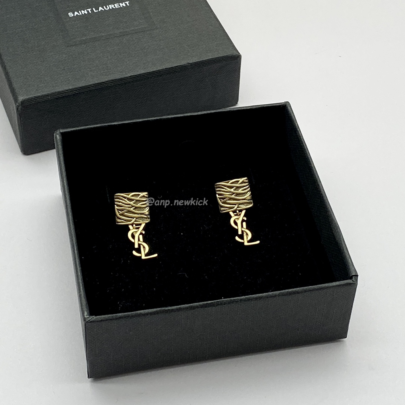 Saint Laurent Ysl Earrings 5 (5) - www.newkick.org Saint Laurent Ysl Earrings 5 (5) - www.newkick.org