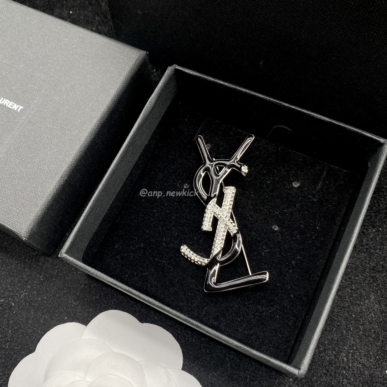 Saint Laurent Ysl Brooch (1) - www.newkick.org