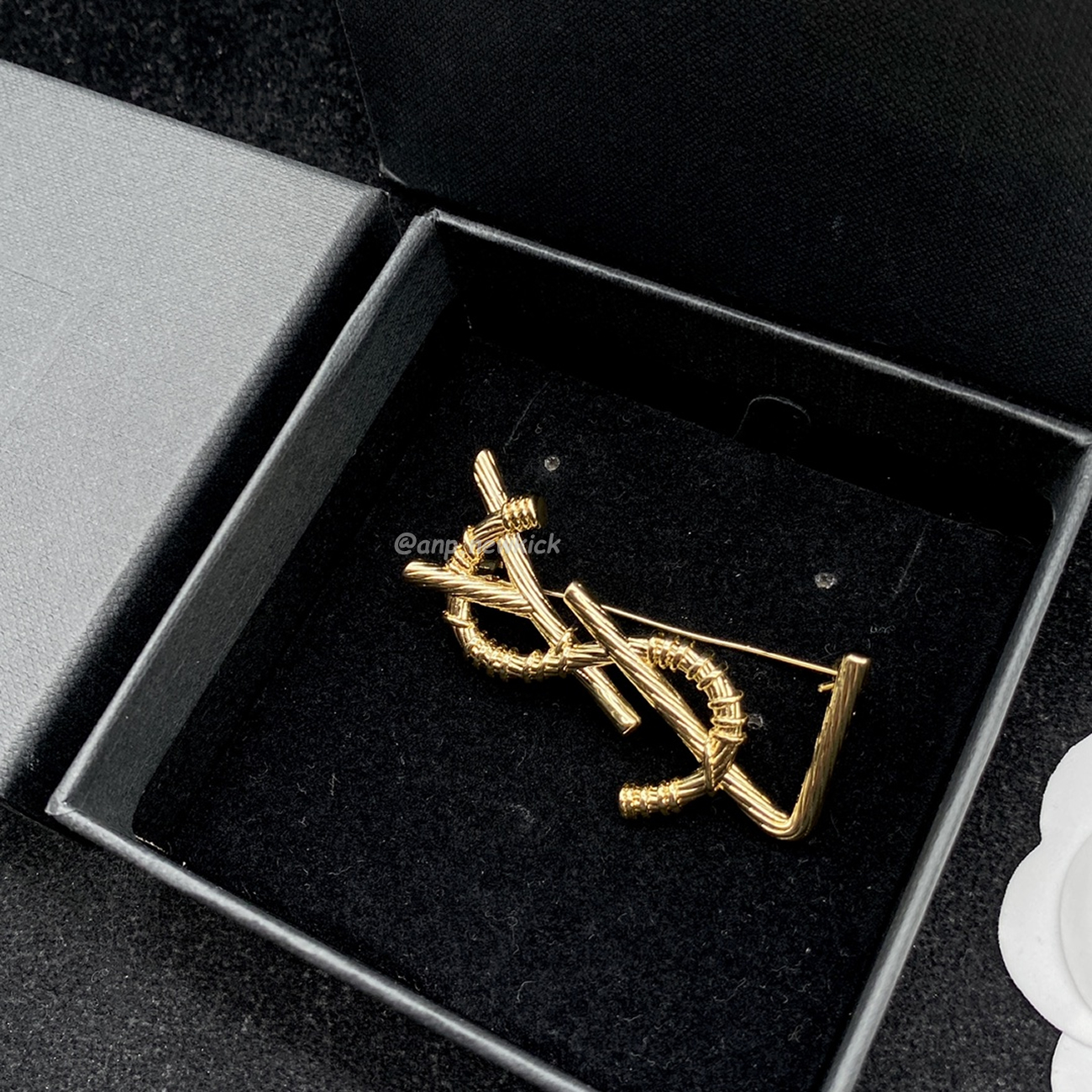 Saint Laurent Ysl Brooch (10) - www.newkick.org