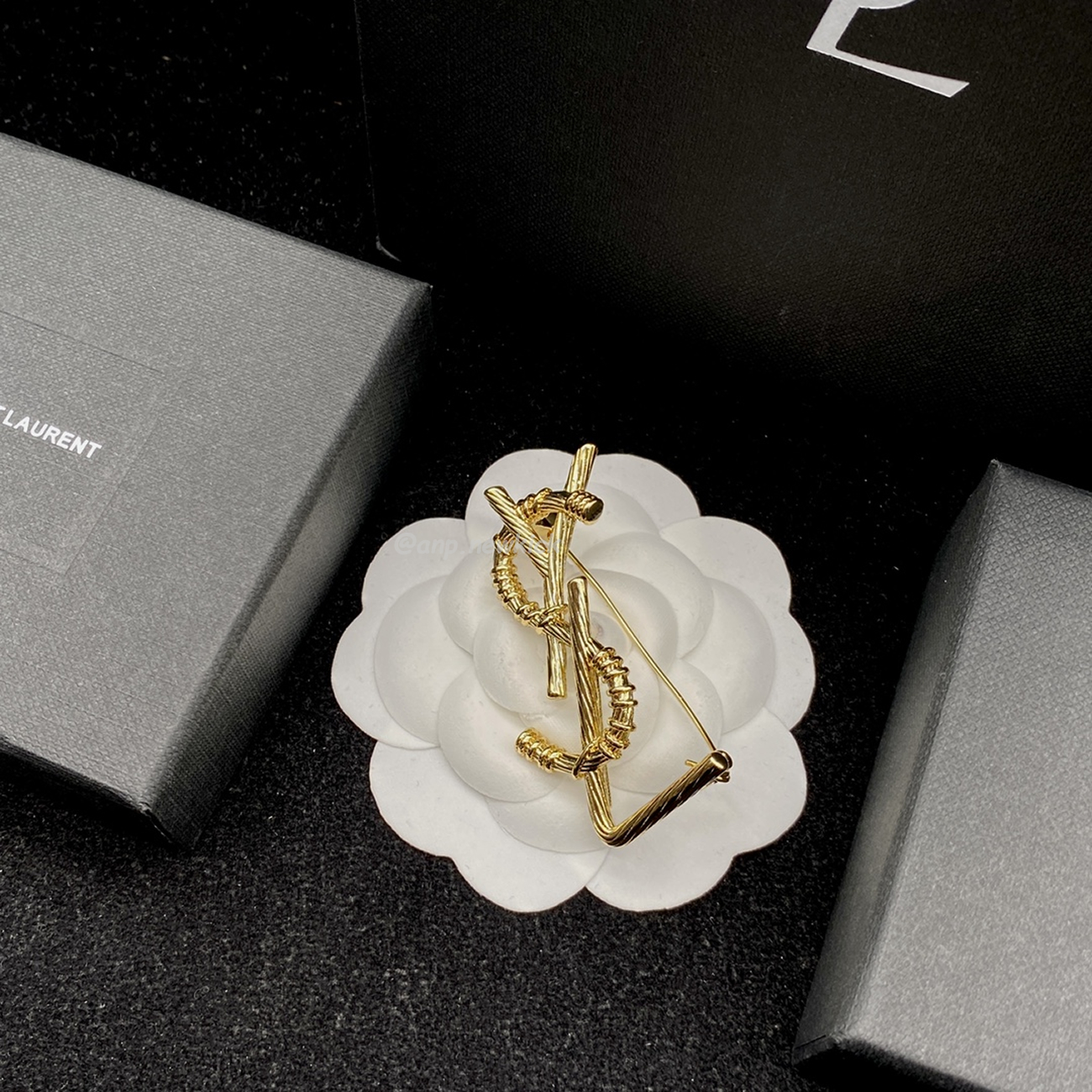 Saint Laurent Ysl Brooch (11) - www.newkick.org