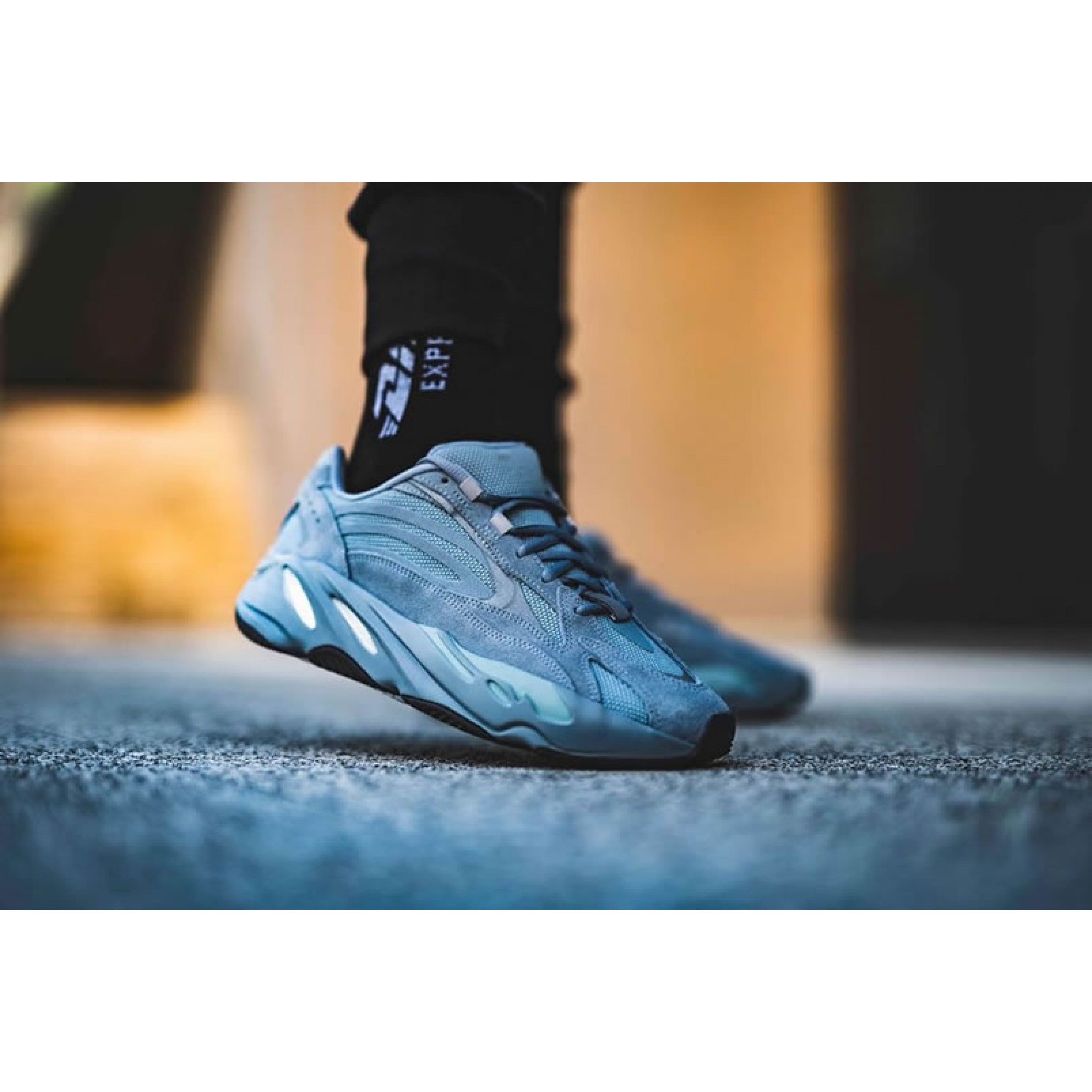 yeezy boost 700 hospital blue