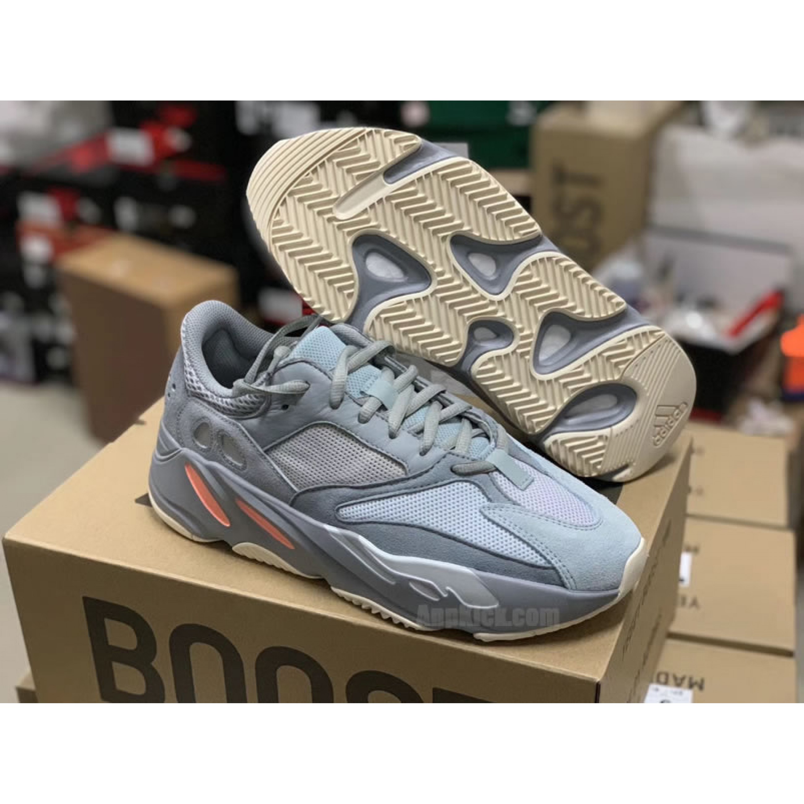 yeezy boost 700 eg7597