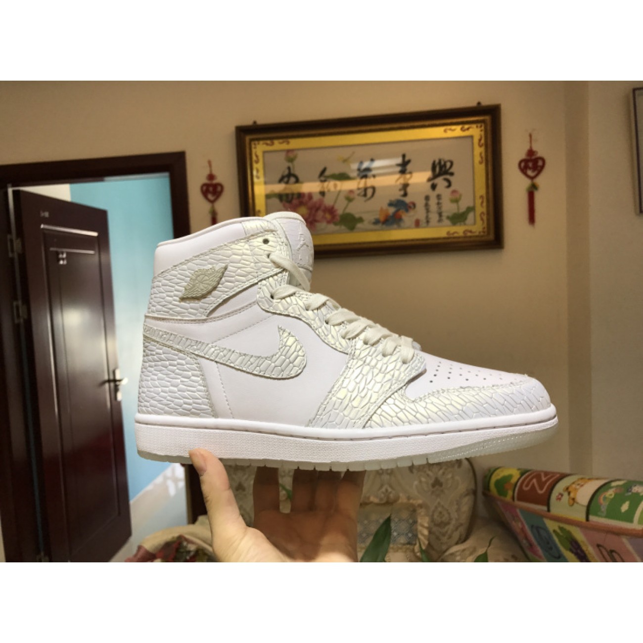 Air Jordan 1 Retro High GS "Pearl White" 832596-100