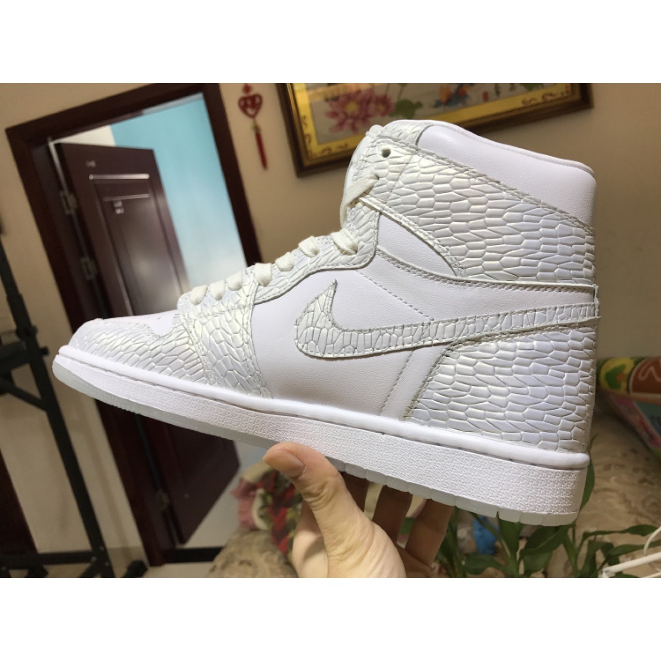 Air Jordan 1 Retro High GS "Pearl White" 832596-100