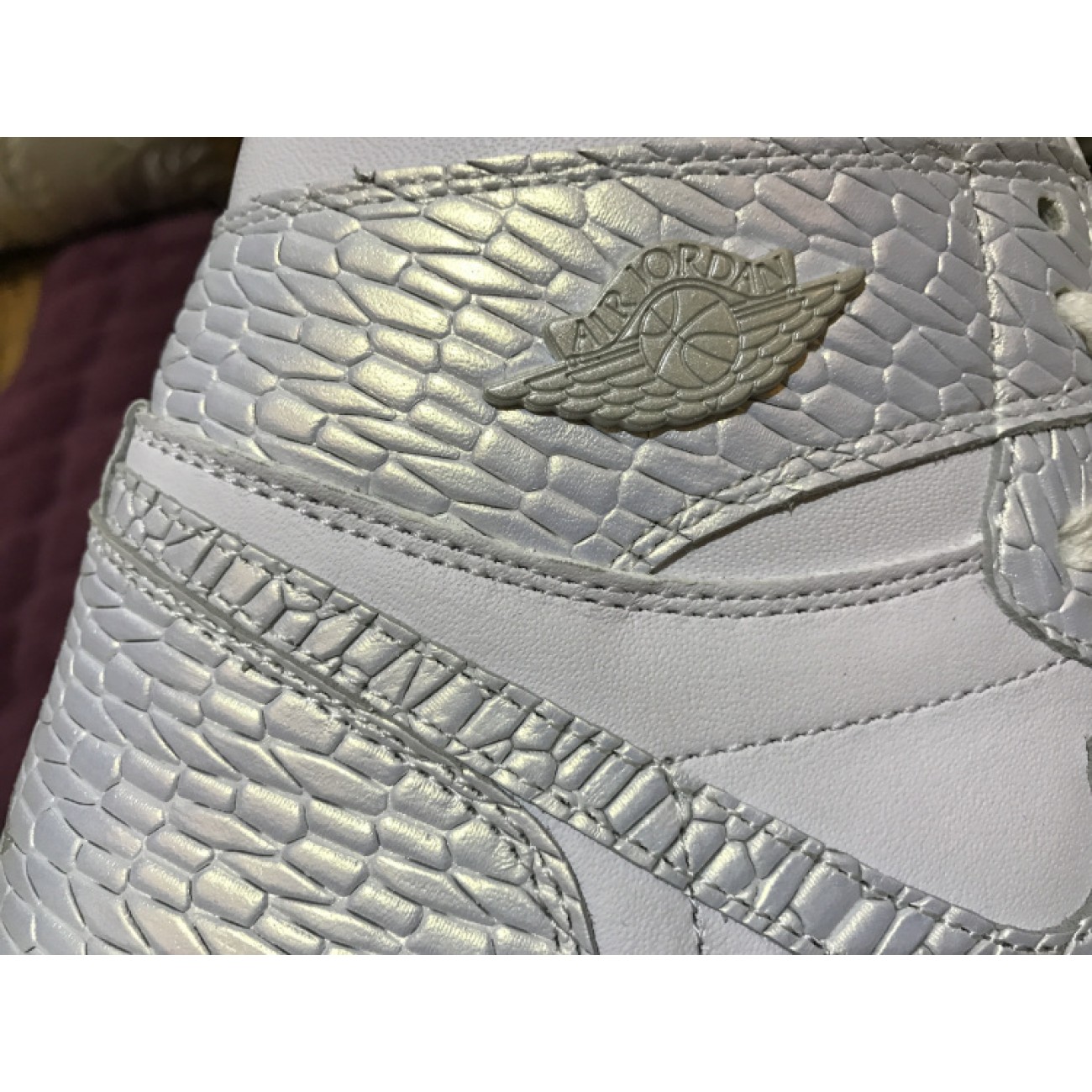 Air Jordan 1 Retro High GS "Pearl White" 832596-100