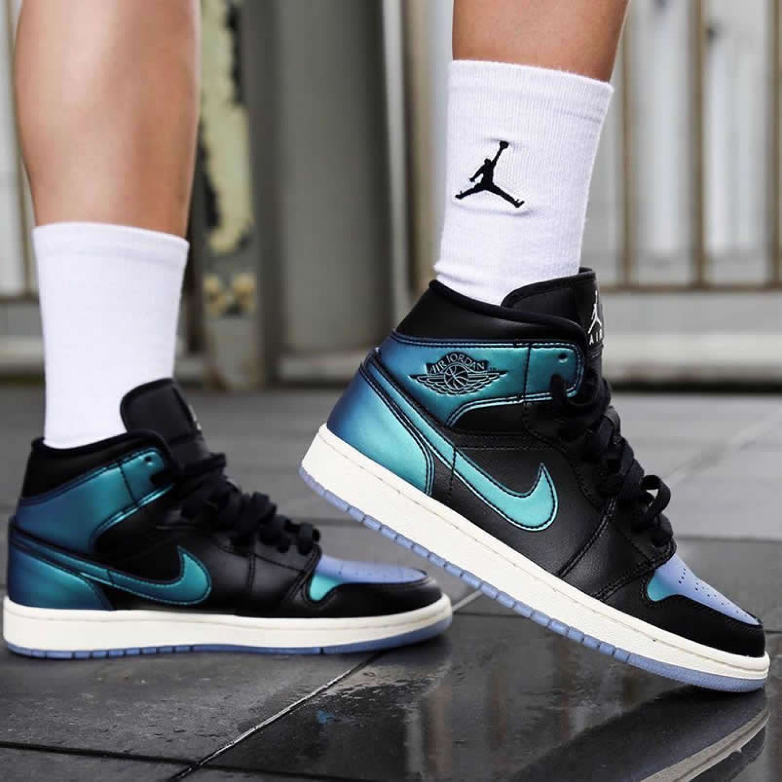 aj1 iridescent