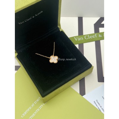 Van Cleef&Arpels Full Diamond Clover Necklace