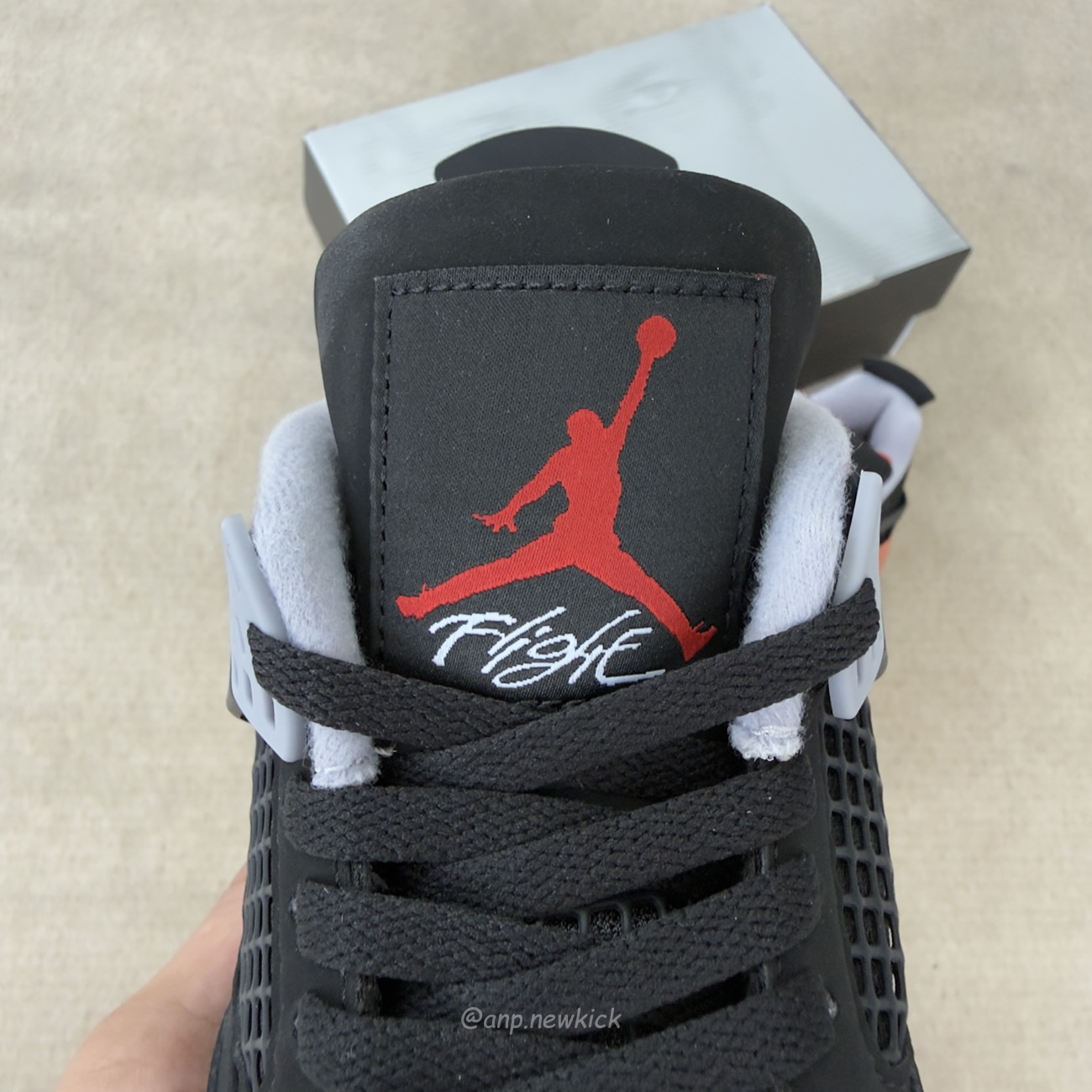 Air Jordan 4 Retro OG Bred (2026) IX8180-001